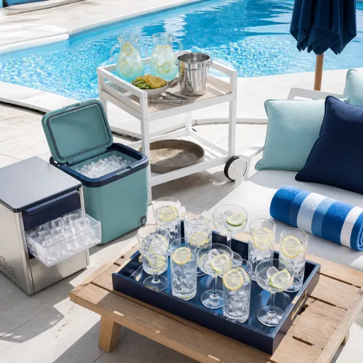 Apéro au bord de la piscine : le kit glacé pour dix sans courir toutes les 30 minutes